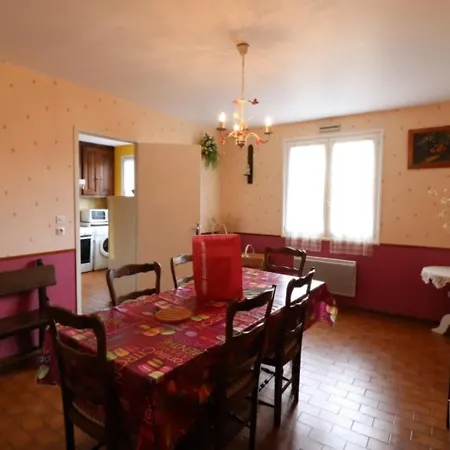 Gite Au Pied Du Puy Mary, 6 Pers, Terrasse, Jardin Clos, Animaux Acceptes, Randos & Ski A Proximite - Fr-1-742-370 펜션 *